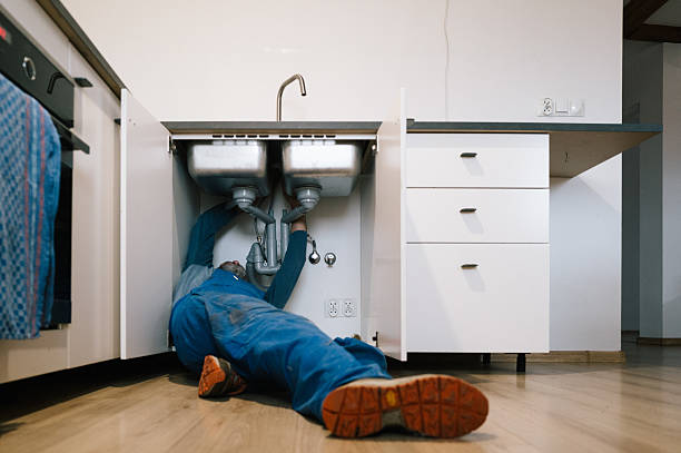 Professional Emergency Plumber technician working in Shady Point, OK